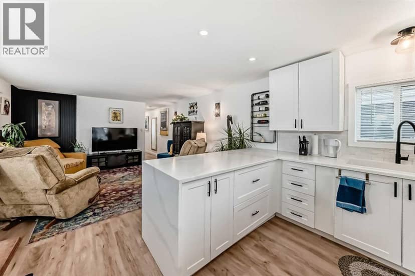 189, 99 Arbour Lake Road NW — photo 12 of 38
