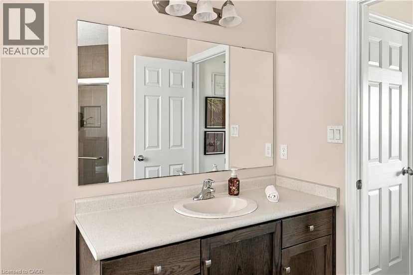 116 ENGLISH Crescent — photo 27 of 40