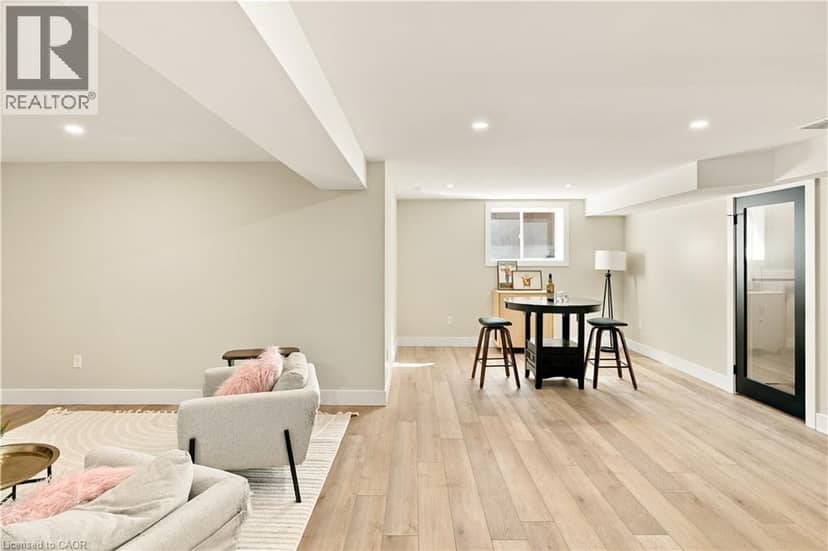 116 ENGLISH Crescent — photo 35 of 40