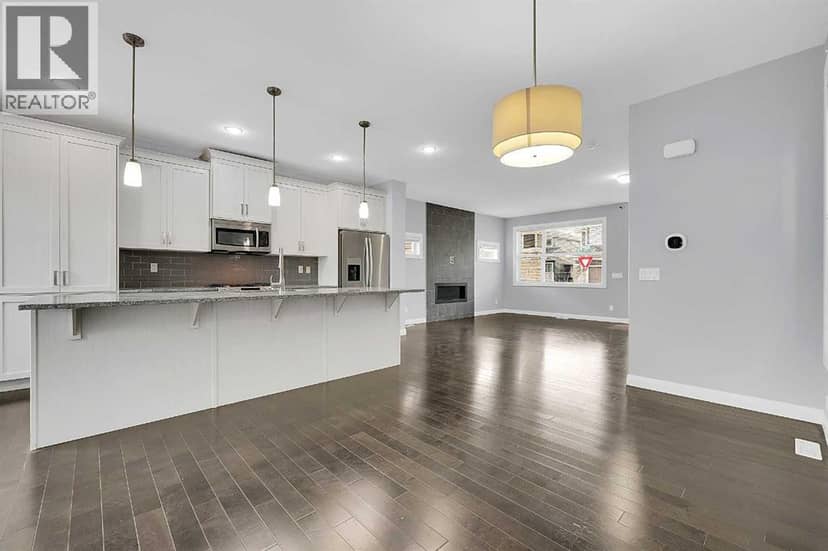 95 Redstone Park NE — photo 10 of 40