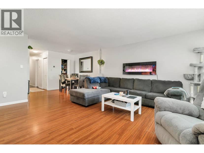 1522-1524 PITT RIVER ROAD, Port Coquitlam, photo 2