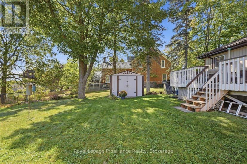 224 Dundas Street W — photo 32 of 40