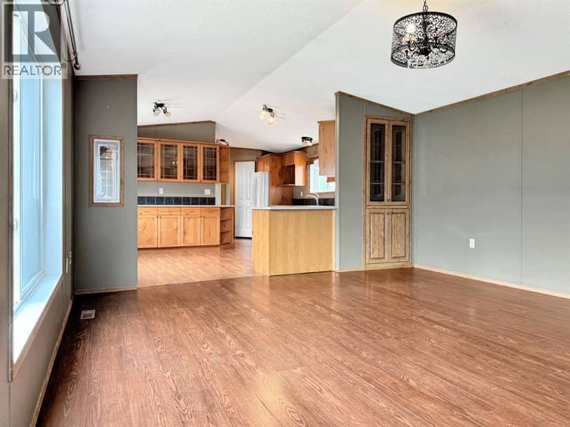 212 Mawdsley Crescent, Grande Cache, photo 2