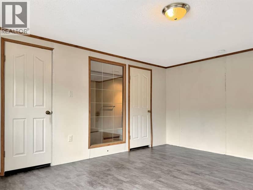 212 Mawdsley Crescent — photo 10 of 18