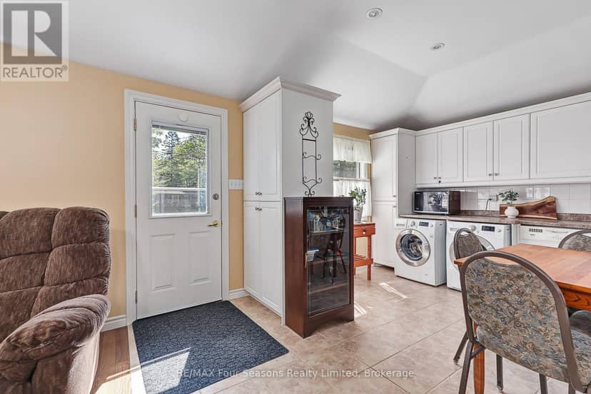 511 Oxbow Park Drive — photo 8 of 40