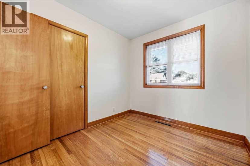 502 INDIAN ROAD North — photo 11 of 29