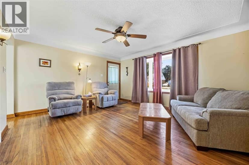 502 INDIAN ROAD North — photo 6 of 29