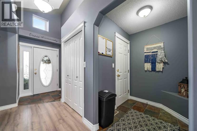 110 Redcliff Way SW, Redcliff, photo 7