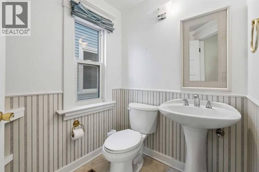 420 12 Avenue NW — photo 11 of 25