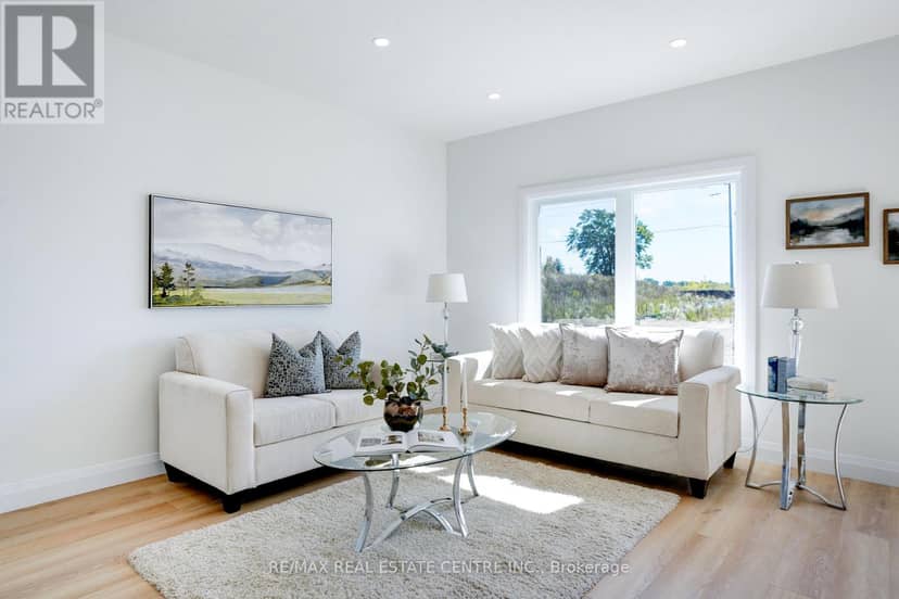 2508 Constance Avenue, London South, photo 2