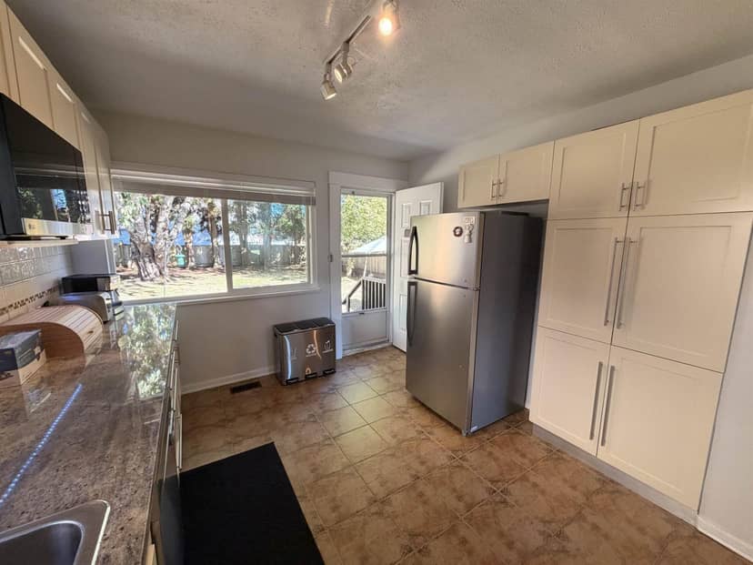 13063 103A AVENUE, Surrey, photo 3