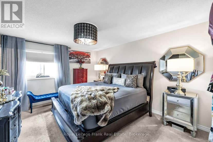 5 Markham Trail — photo 21 of 25