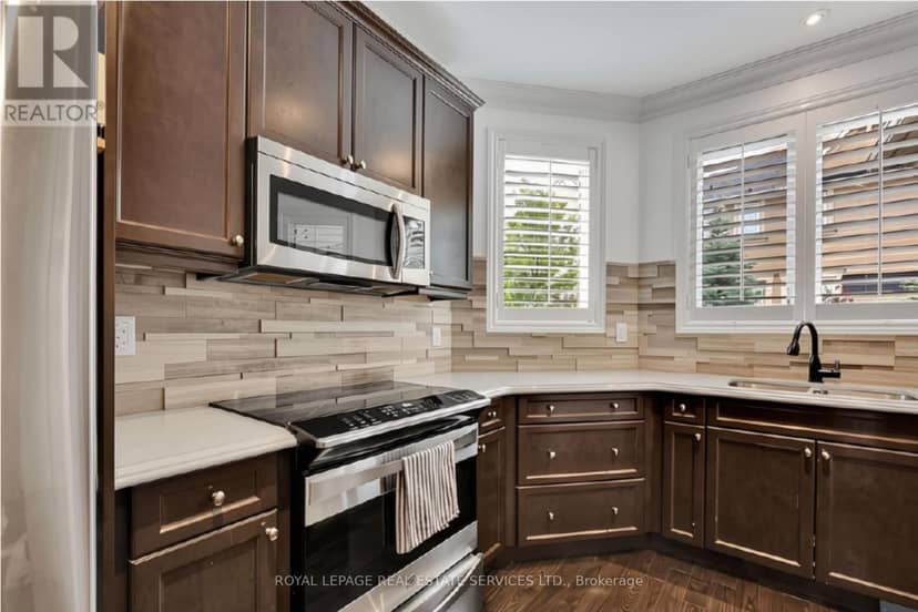 25 - 485 Pringle Avenue — photo 12 of 36