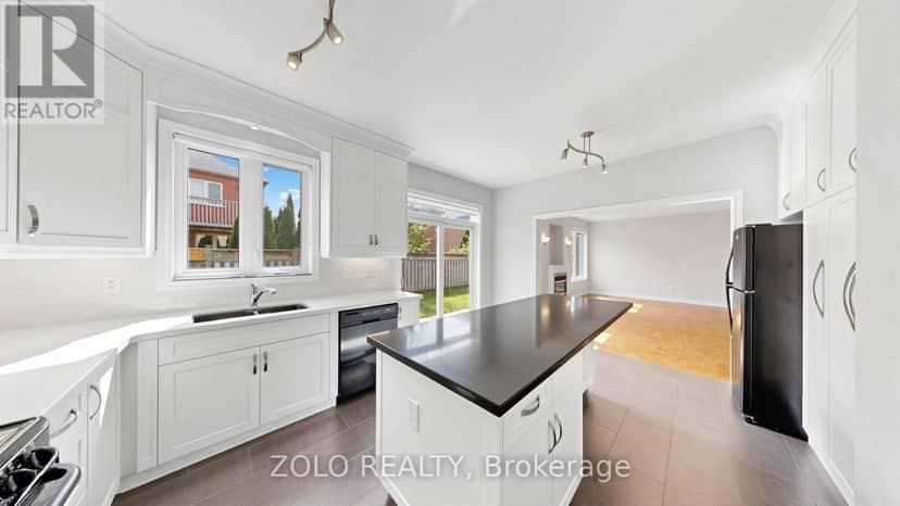 19 Waldron Crescent — photo 18 of 40