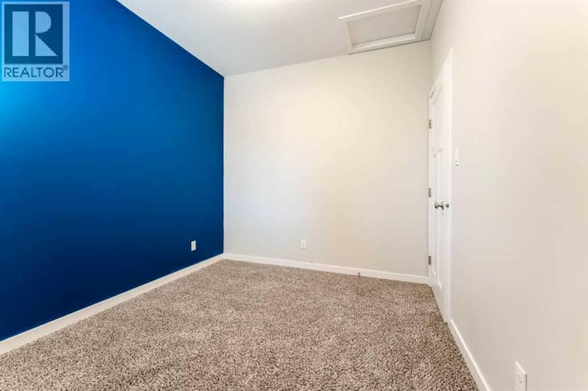 352 CROCUS Terrace W — photo 17 of 37