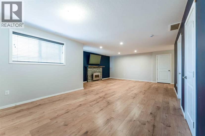 352 CROCUS Terrace W — photo 22 of 37