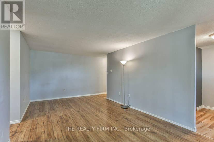 102 - 1106 Jalna Boulevard — photo 20 of 40