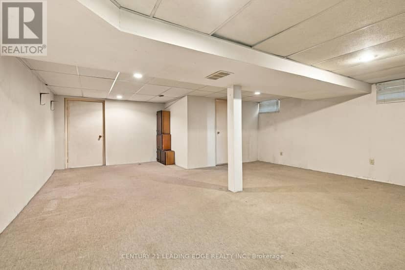 90 Pringle Avenue — photo 29 of 38
