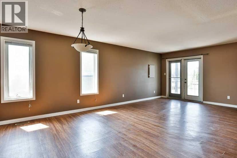 5, 734 Heritage Boulevard W, Lethbridge, photo 4