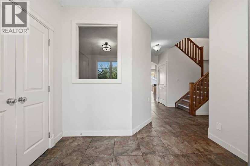 204 Eversyde Mews SW, Calgary, photo 3