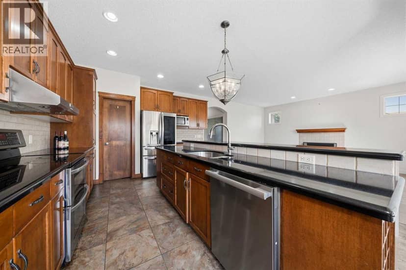 204 Eversyde Mews SW, Calgary, photo 8