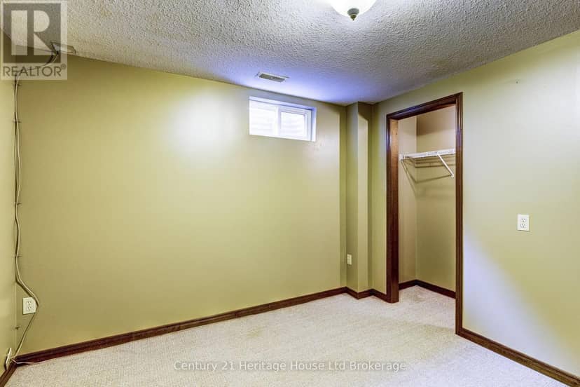 28 Peggy Avenue — photo 29 of 40