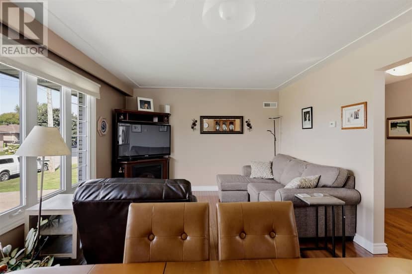 628 Wilson ST — photo 7 of 40