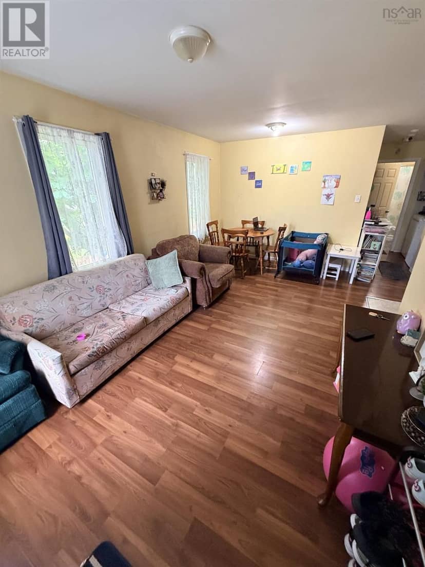 100-102 Henry Street Street — photo 15 of 22