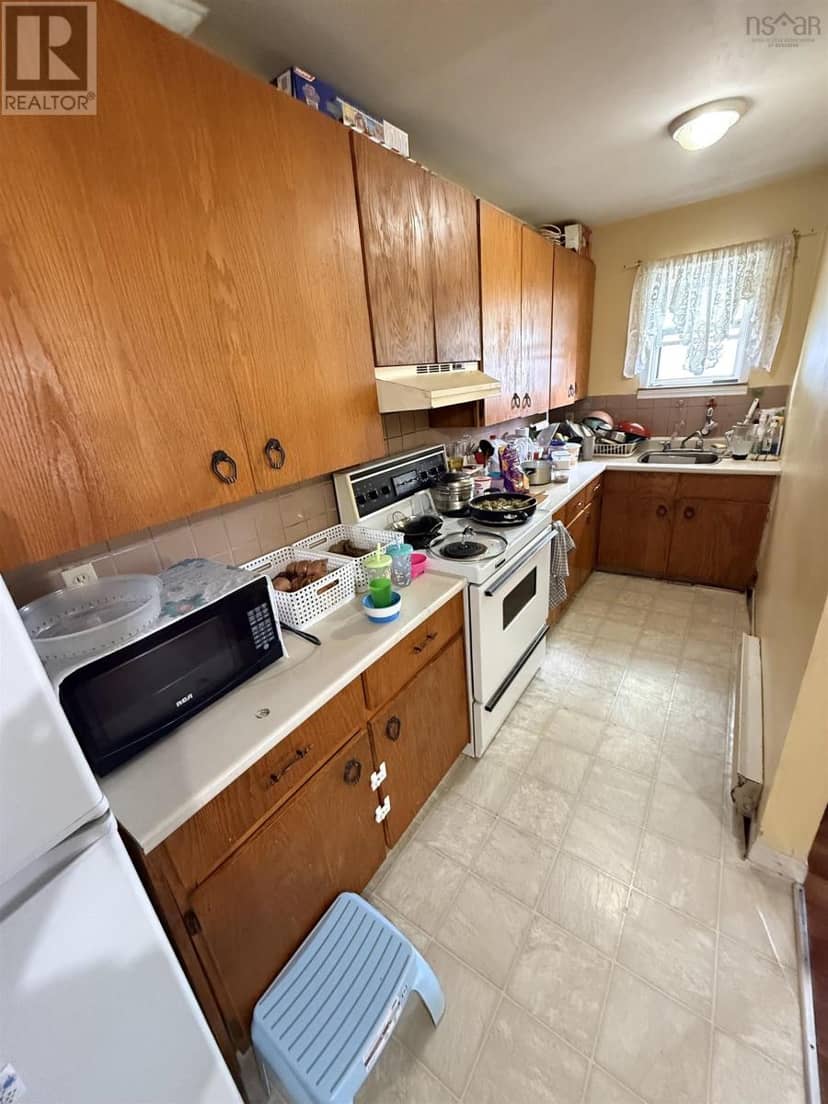 100-102 Henry Street Street — photo 17 of 22