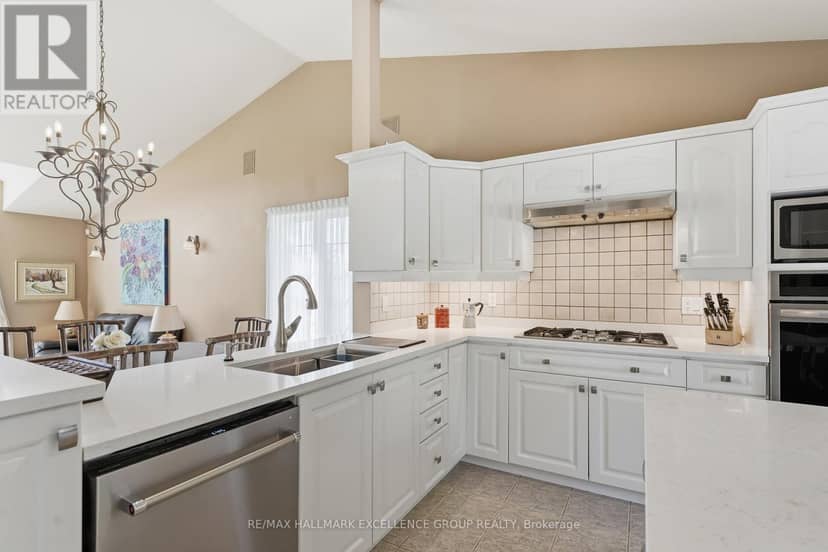480 Du Ruisseau Street — photo 11 of 40