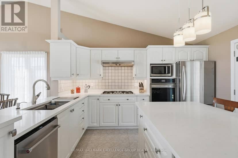 480 Du Ruisseau Street — photo 12 of 40