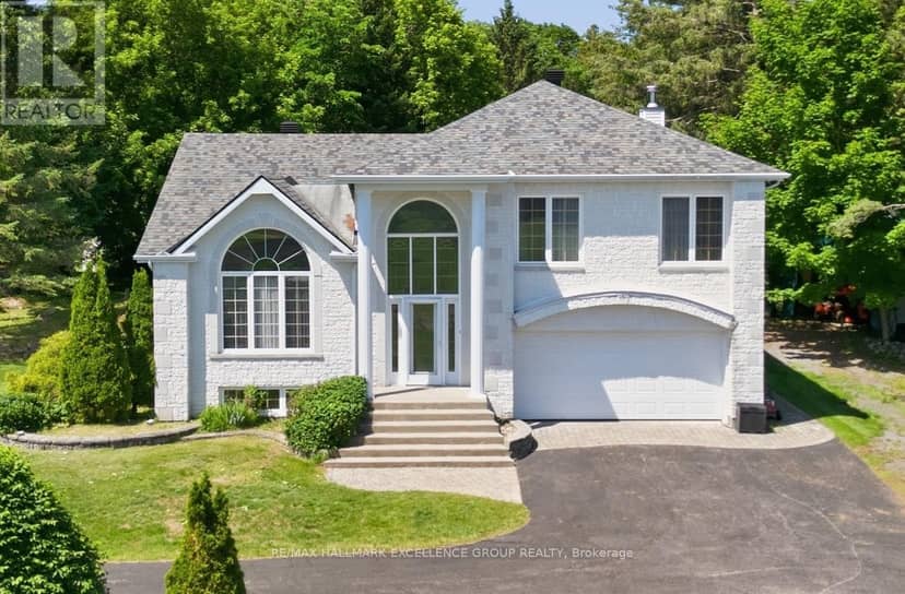 480 Du Ruisseau Street — photo 2 of 40