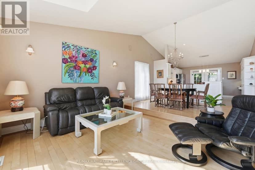 480 Du Ruisseau Street — photo 7 of 40