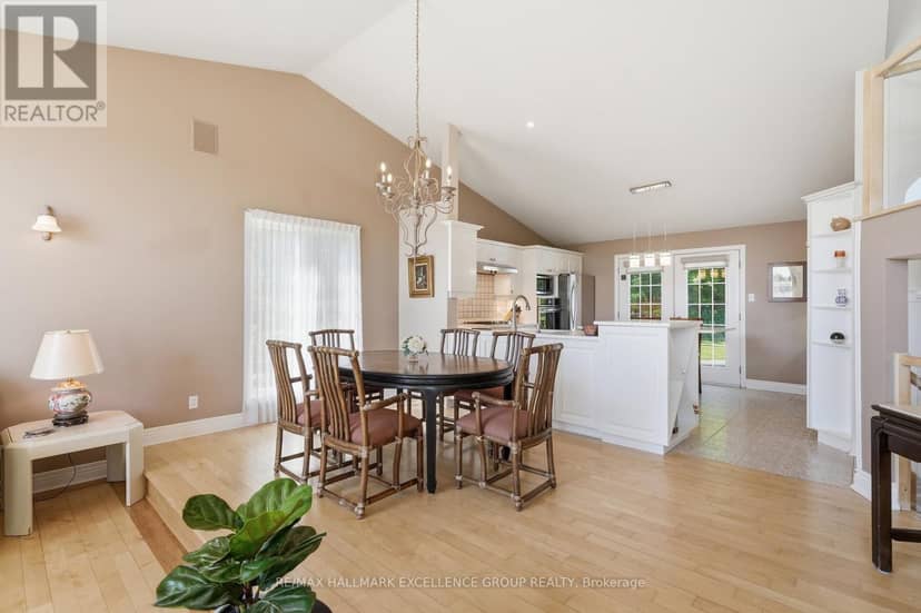 480 Du Ruisseau Street — photo 8 of 40