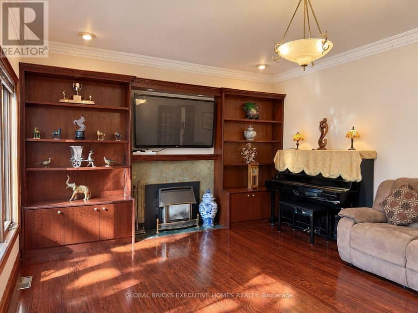 375 Princess Avenue — photo 12 of 40