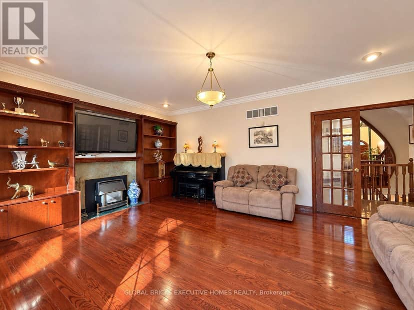 375 Princess Avenue — photo 13 of 40