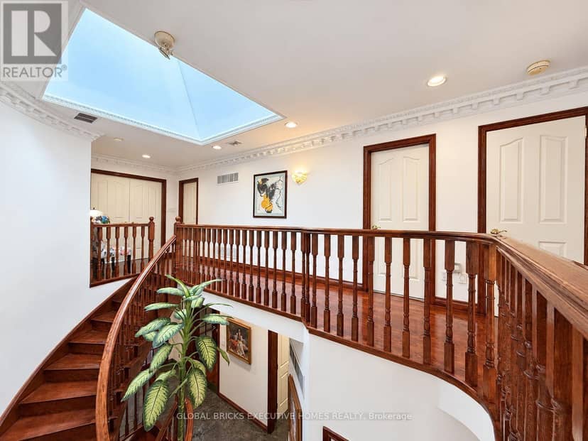 375 Princess Avenue — photo 16 of 40