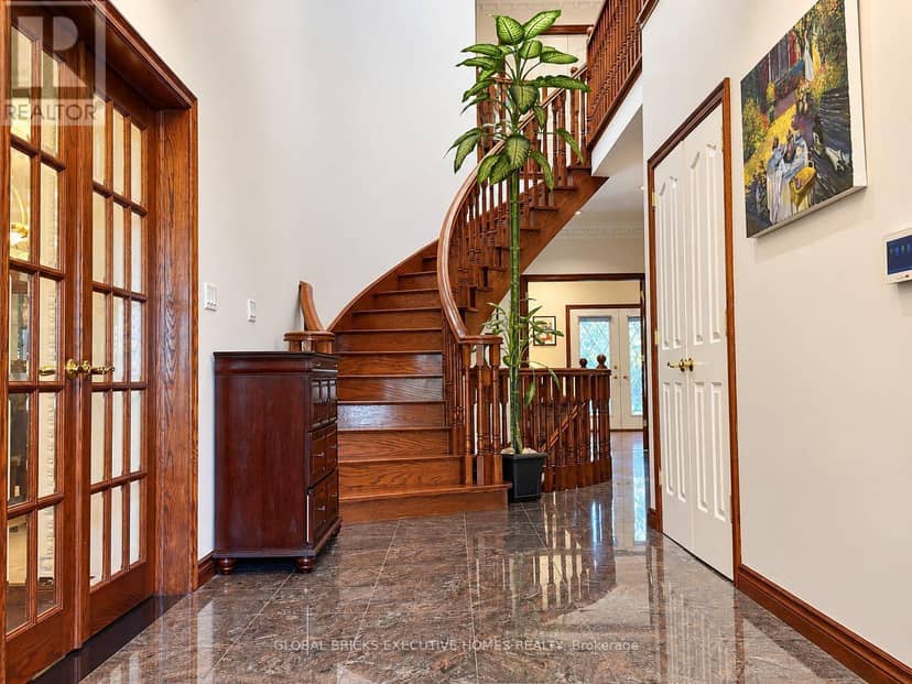 375 Princess Avenue — photo 4 of 40
