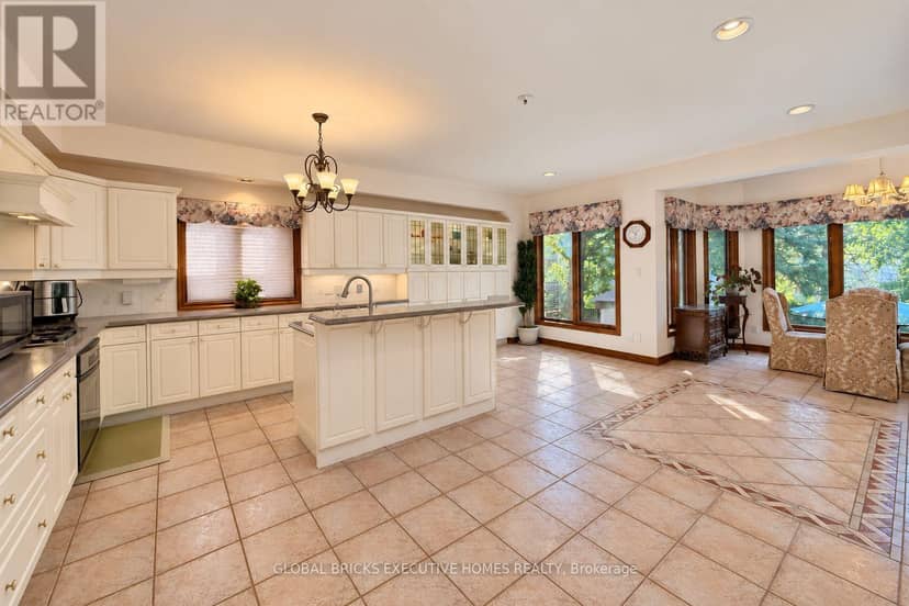 375 Princess Avenue — photo 9 of 40