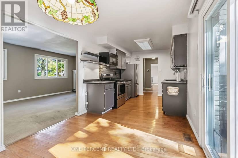 6099 Starfield Crescent — photo 8 of 30
