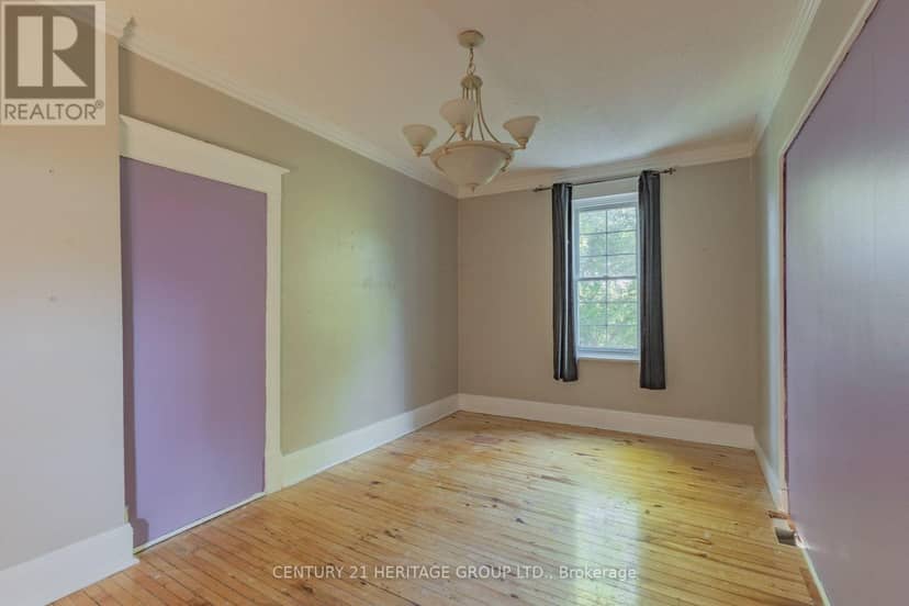 120 Welland Street — photo 11 of 29