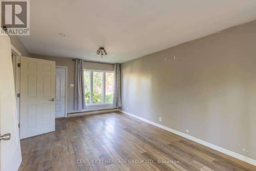 120 Welland Street — photo 15 of 29