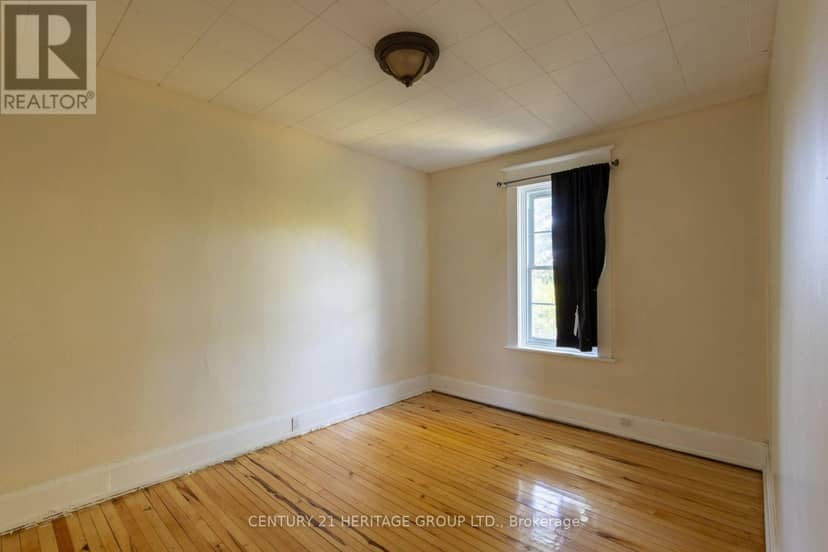 120 Welland Street — photo 26 of 29