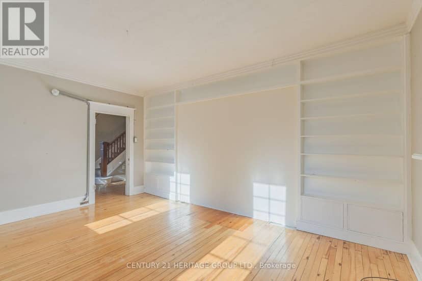 120 Welland Street — photo 9 of 29