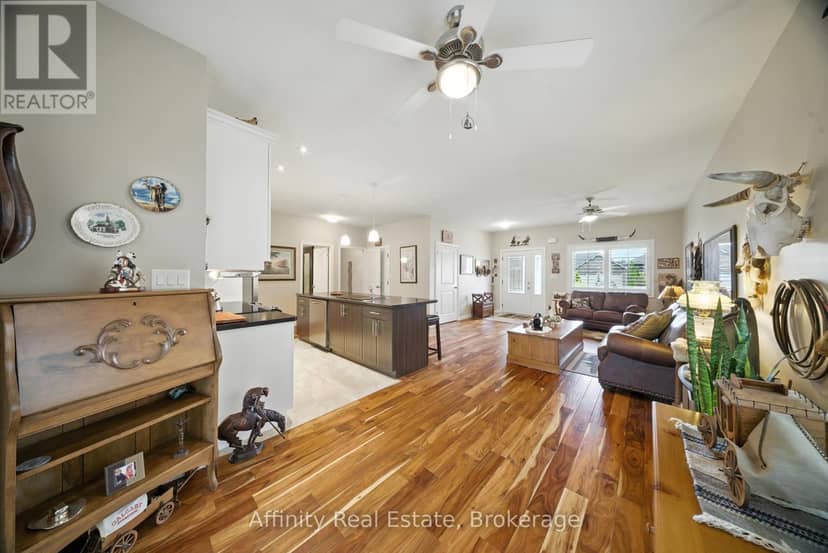 257 Donly Drive S, Norfolk, photo 4