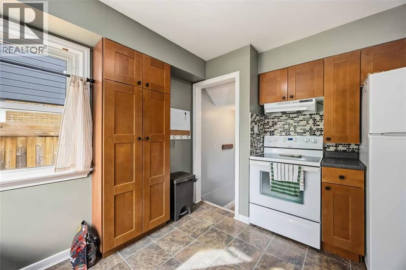 772 Kemsley Drive — photo 13 of 35