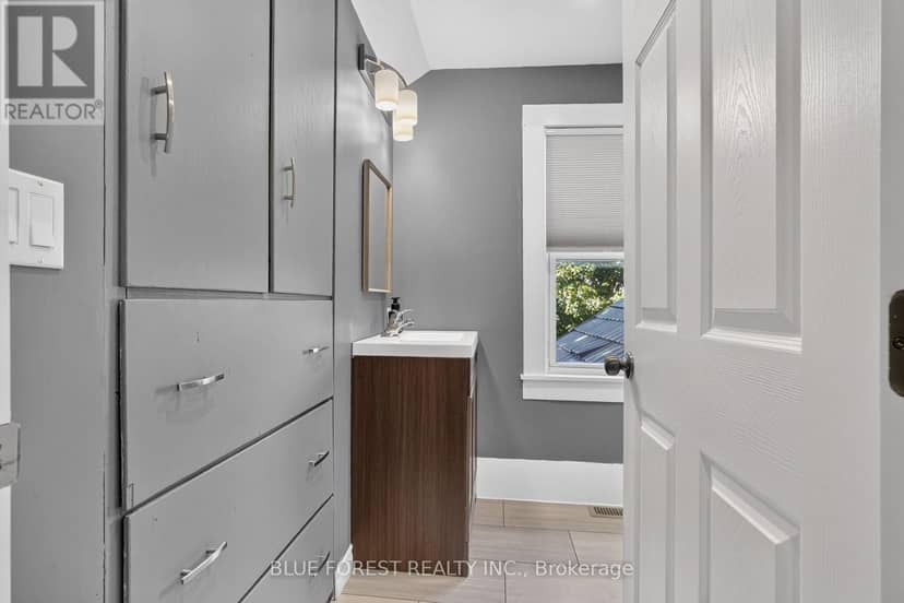 264 Furnival Road — photo 40 of 40