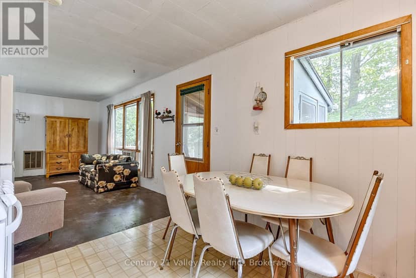 27A Maple Grove Lane — photo 12 of 40