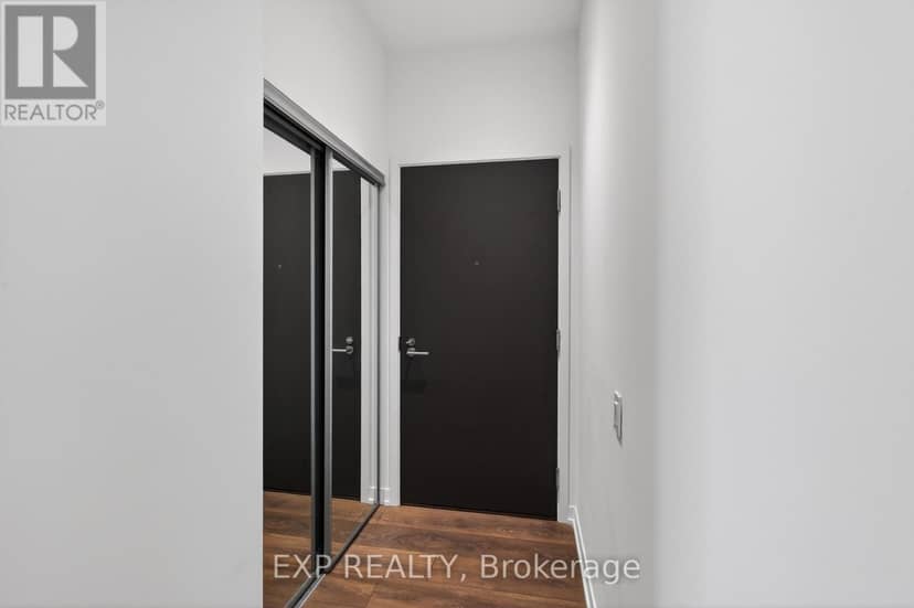 1101 - 39 Mary Street — photo 25 of 40