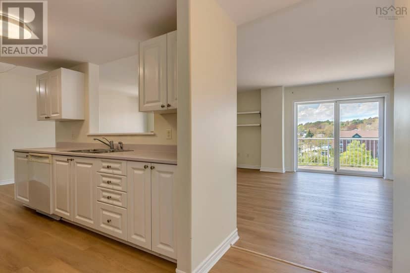 802 99 Waterfront Drive — photo 11 of 40
